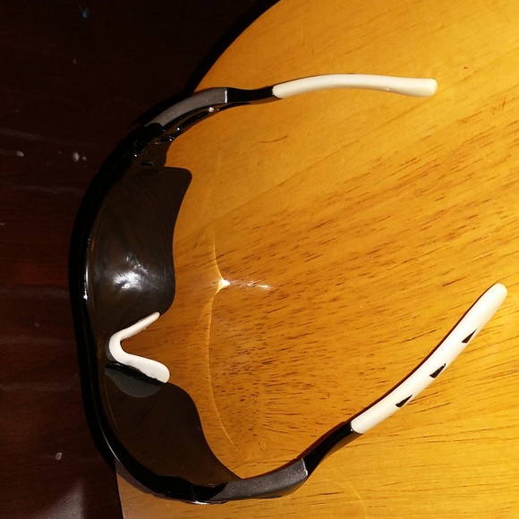 Designer SunGlass - Picture 4 of 8